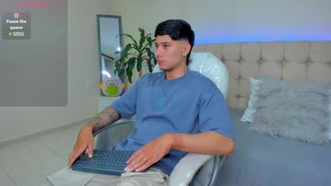 Snapshot of damian23_ chatting on 22, 2, 2025 DAMIAN online show from 22, 2, 2025