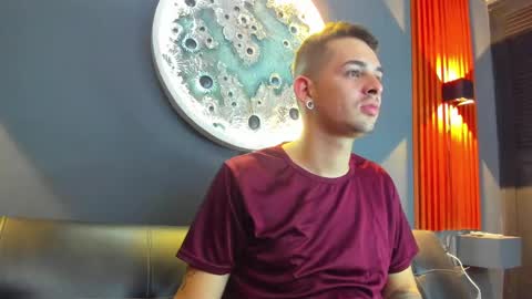 Snapshot of damian__oliver chatting on 7, 12, 2024 Damian Oliver online show from 7, 12, 2024