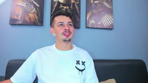 Snapshot of damian__oliver chatting on 21, 10, 2025 Damian Oliver online show from 21, 10, 2025