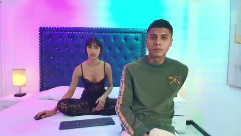 Snapshot of damian_and_roxanne chatting on 10, 9, 2025 DAMIAN AND ROXANNE. online show from 10, 9, 2025