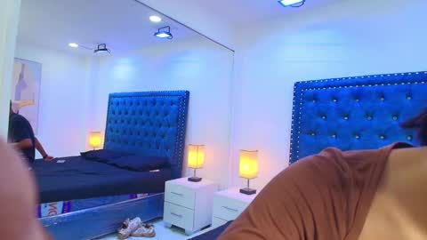 Snapshot of damian_and_roxanne chatting on 12, 9, 2025 DAMIAN AND ROXANNE. online show from 12, 9, 2025