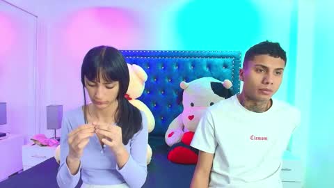 Snapshot of damian_and_roxanne chatting on 19, 9, 2025 DAMIAN AND ROXANNE. online show from 19, 9, 2025