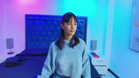 Snapshot of damian_and_roxanne chatting on 6, 10, 2025 DAMIAN AND ROXANNE. online show from 6, 10, 2025