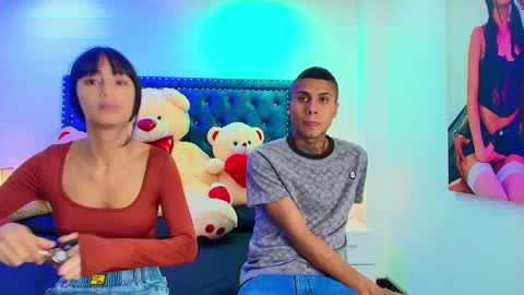 Snapshot of damian_and_roxanne chatting on 15, 10, 2025 DAMIAN AND ROXANNE. online show from 15, 10, 2025