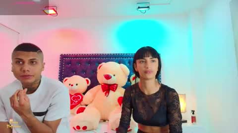 Snapshot of damian_and_roxanne chatting on 25, 10, 2025 DAMIAN AND ROXANNE. online show from 25, 10, 2025