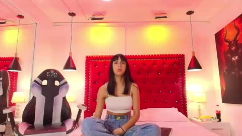 Snapshot of damian_and_roxanne chatting on 1, 11, 2025 DAMIAN AND ROXANNE. online show from 1, 11, 2025