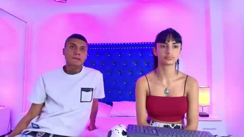 Snapshot of damian_and_roxanne chatting on 7, 11, 2025 DAMIAN AND ROXANNE. online show from 7, 11, 2025