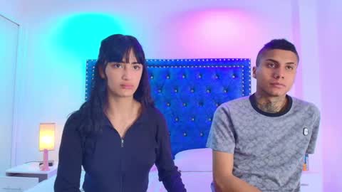 Snapshot of damian_and_roxanne chatting on 19, 11, 2025 DAMIAN AND ROXANNE. online show from 19, 11, 2025