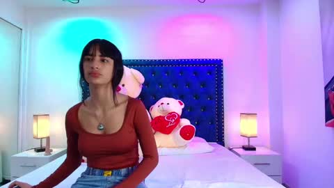 Snapshot of damian_and_roxanne chatting on 20, 11, 2025 DAMIAN AND ROXANNE. online show from 20, 11, 2025