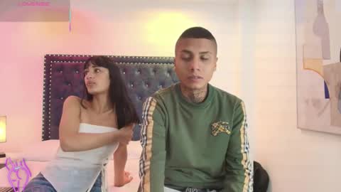 Snapshot of damian_and_roxanne chatting on 25, 11, 2025 DAMIAN AND ROXANNE. online show from 25, 11, 2025