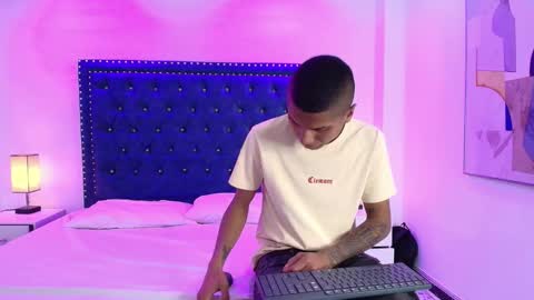 Snapshot of damian_and_roxanne chatting on 3, 12, 2025 DAMIAN AND ROXANNE. online show from 3, 12, 2025