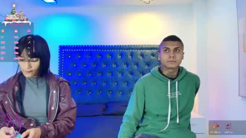 Snapshot of damian_and_roxanne chatting on 17, 12, 2025 DAMIAN AND ROXANNE. online show from 17, 12, 2025