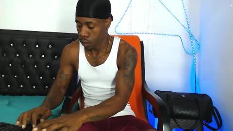 Snapshot of damian_hart_24cm chatting on 21, 10, 2025 damian_hart_24cm online show from 21, 10, 2025