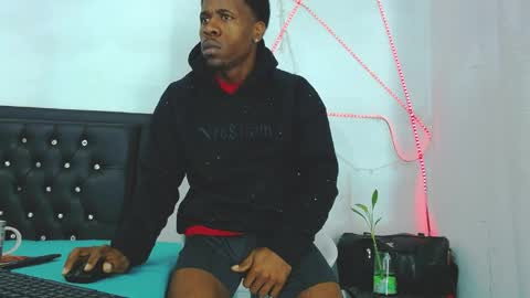 Snapshot of damian_hart_24cm chatting on 4, 4, 2026 damian_hart_24cm online show from 4, 4, 2026