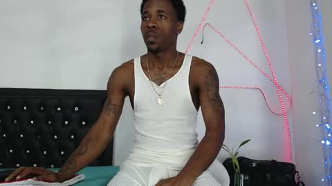 Snapshot of damian_hart_24cm chatting on 1, 6, 2026 damian_hart_24cm online show from 1, 6, 2026