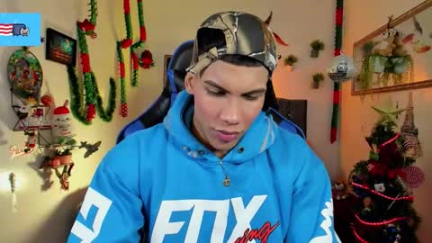 Snapshot of damian_latinxxx chatting on 19, 12, 2025 Damian online show from 19, 12, 2025