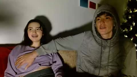 Snapshot of damian_n_maya chatting on 4, 12, 2025 Damian Maya online show from 4, 12, 2025