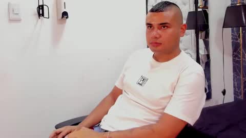 Snapshot of damianblaze_ chatting on 25, 9, 2025 Damian Blaze online show from 25, 9, 2025