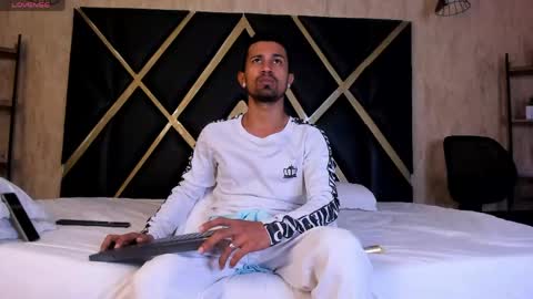 damianlux_ online show from 9, 5, 2026