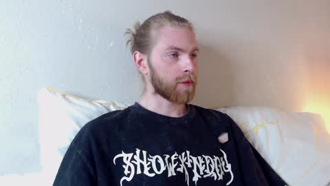 Snapshot of damien_diamond chatting on 5, 1, 2025 damien_diamond online show from 5, 1, 2025