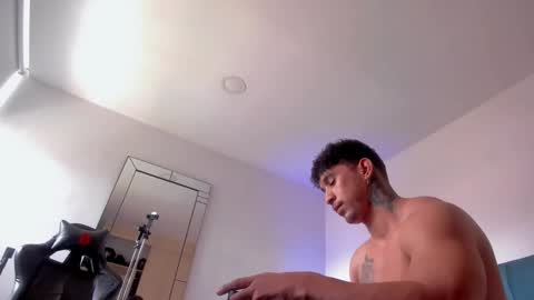 Snapshot of dammianmilleroficial chatting on 31, 10, 2025 INSTAGRAM DAMMIANMILLEROFICIAL online show from 31, 10, 2025