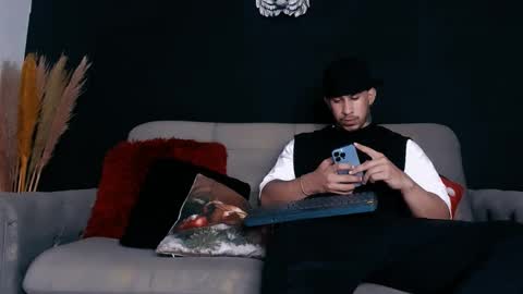 Snapshot of dammianmilleroficial chatting on 3, 12, 2025 INSTAGRAM DAMMIANMILLEROFICIAL online show from 3, 12, 2025