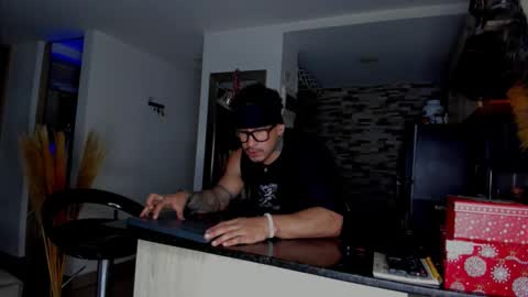 Snapshot of dammianmilleroficial chatting on 20, 12, 2025 INSTAGRAM DAMMIANMILLEROFICIAL online show from 20, 12, 2025