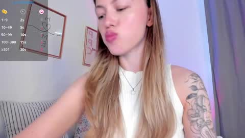 Snapshot of damn_cutie chatting on 4, 6, 2026 Tiana online show from 4, 6, 2026