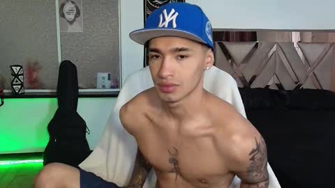 Snapshot of damon_333 chatting on 12, 10, 2025 Damon online show from 12, 10, 2025