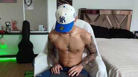 Snapshot of damon_333 chatting on 19, 10, 2025 Damon online show from 19, 10, 2025