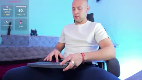 Snapshot of damon_baker0 chatting on 9, 2, 2026 Damon bakert online show from 9, 2, 2026