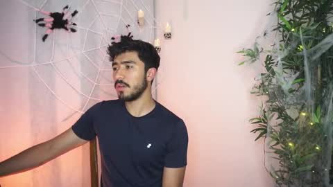 damon_frost online show from 15, 10, 2025