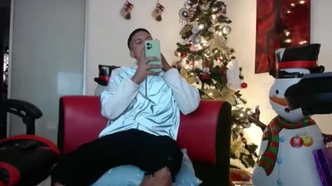 Snapshot of damyan_2003 chatting on 6, 12, 2024 damyan_2003 online show from 6, 12, 2024