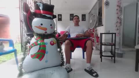 Snapshot of damyan_2003 chatting on 5, 1, 2025 damyan_2003 online show from 5, 1, 2025