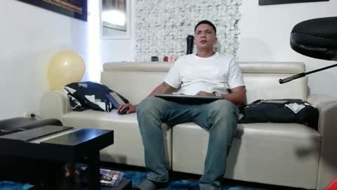 Snapshot of damyan_2003 chatting on 26, 1, 2025 damyan_2003 online show from 26, 1, 2025