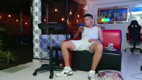 Snapshot of damyan_2003 chatting on 24, 2, 2025 damyan_2003 online show from 24, 2, 2025