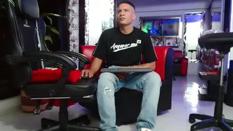 Snapshot of damyan_2003 chatting on 4, 10, 2025 damyan_2003 online show from 4, 10, 2025