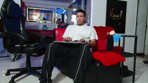 Snapshot of damyan_2003 chatting on 15, 11, 2025 damyan_2003 online show from 15, 11, 2025