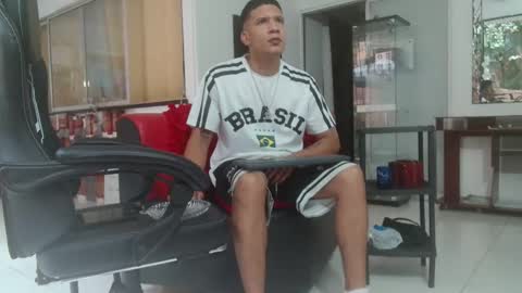 Snapshot of damyan_2003 chatting on 16, 11, 2025 damyan_2003 online show from 16, 11, 2025