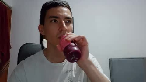 Snapshot of dan_hottest chatting on 16, 4, 2026 x x online show from 16, 4, 2026