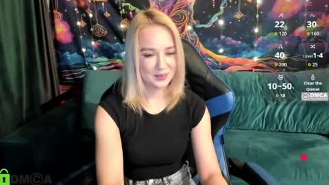 dances_queen online show from 4, 4, 2026