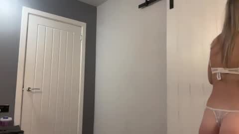 Snapshot of dandjnaughty chatting on 10, 4, 2026 DJ online show from 10, 4, 2026