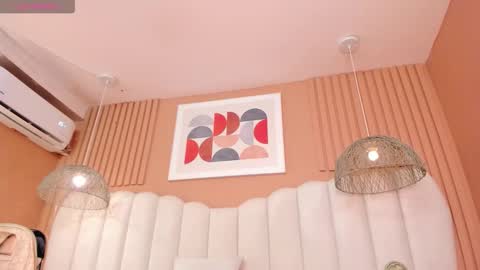 Snapshot of danee_19 chatting on 17, 12, 2025 Daniela online show from 17, 12, 2025