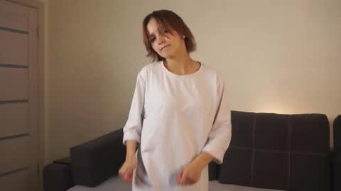 Elvi online show from 8, 11, 2025