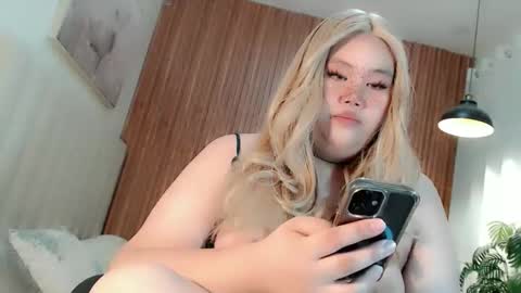 Snapshot of dangerous_womanxx chatting on 4, 4, 2026 Ms. K online show from 4, 4, 2026