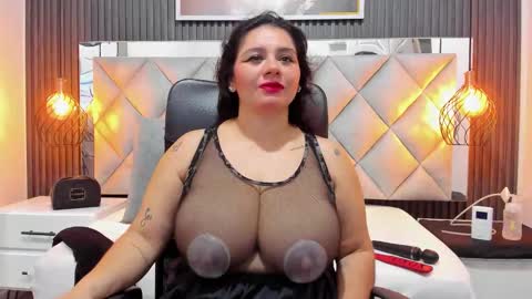 Snapshot of dani_boobs_milk chatting on 20, 12, 2025 dani_boobs_milk online show from 20, 12, 2025