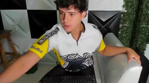 dani_cumboy online show from 17, 12, 2025