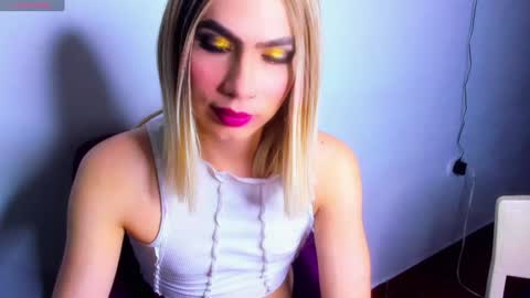 Snapshot of dani_lovet1 chatting on 24, 1, 2025 dani online show from 24, 1, 2025