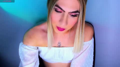 Snapshot of dani_lovet1 chatting on 2, 2, 2025 dani online show from 2, 2, 2025