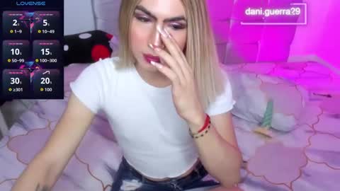 Snapshot of dani_lovet1 chatting on 17, 9, 2025 dani online show from 17, 9, 2025
